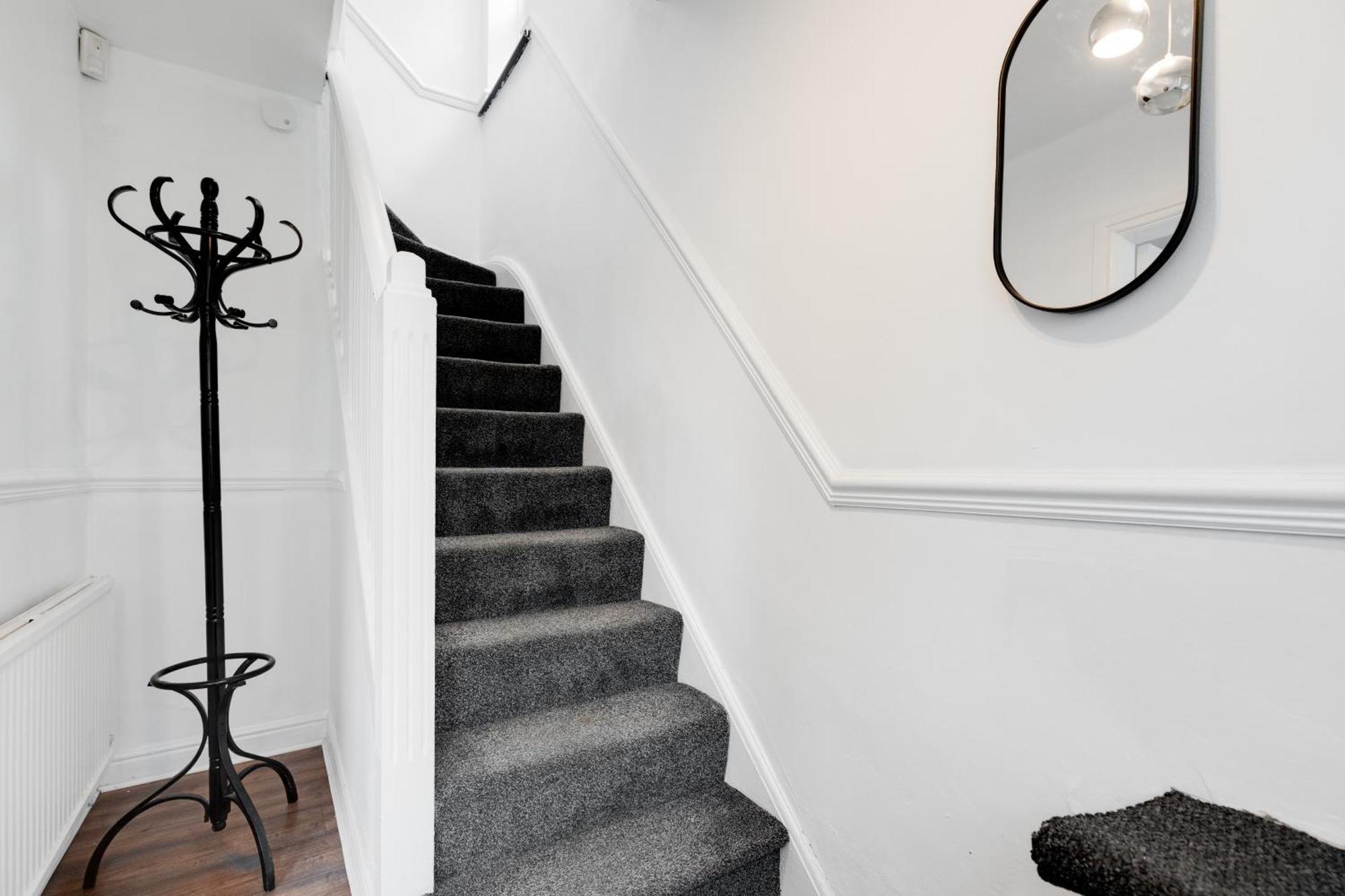 Comfy 3Br Home - Pool Table - Games - Sleeps 8 مانشستر المظهر الخارجي الصورة