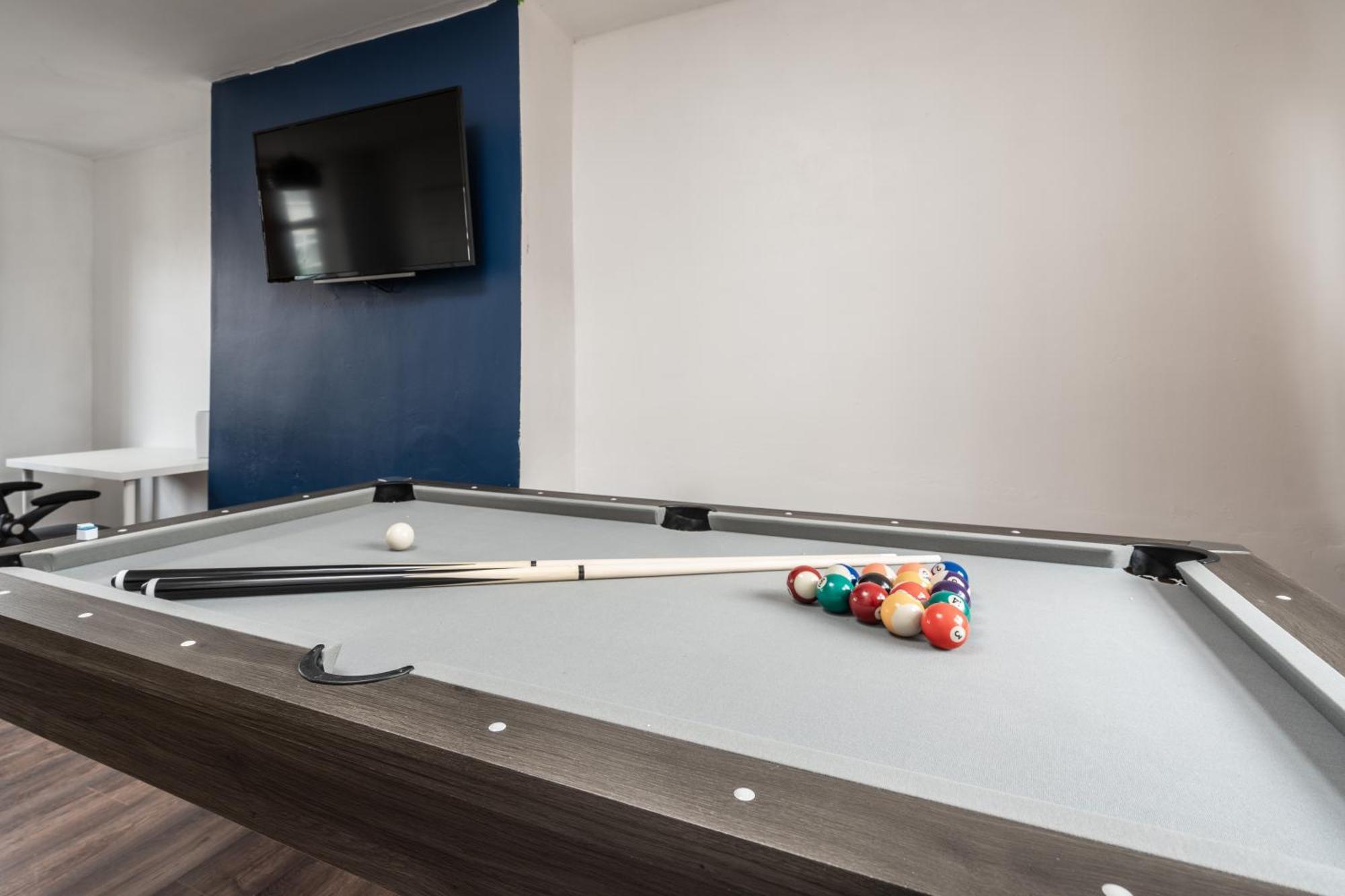 Comfy 3Br Home - Pool Table - Games - Sleeps 8 مانشستر المظهر الخارجي الصورة