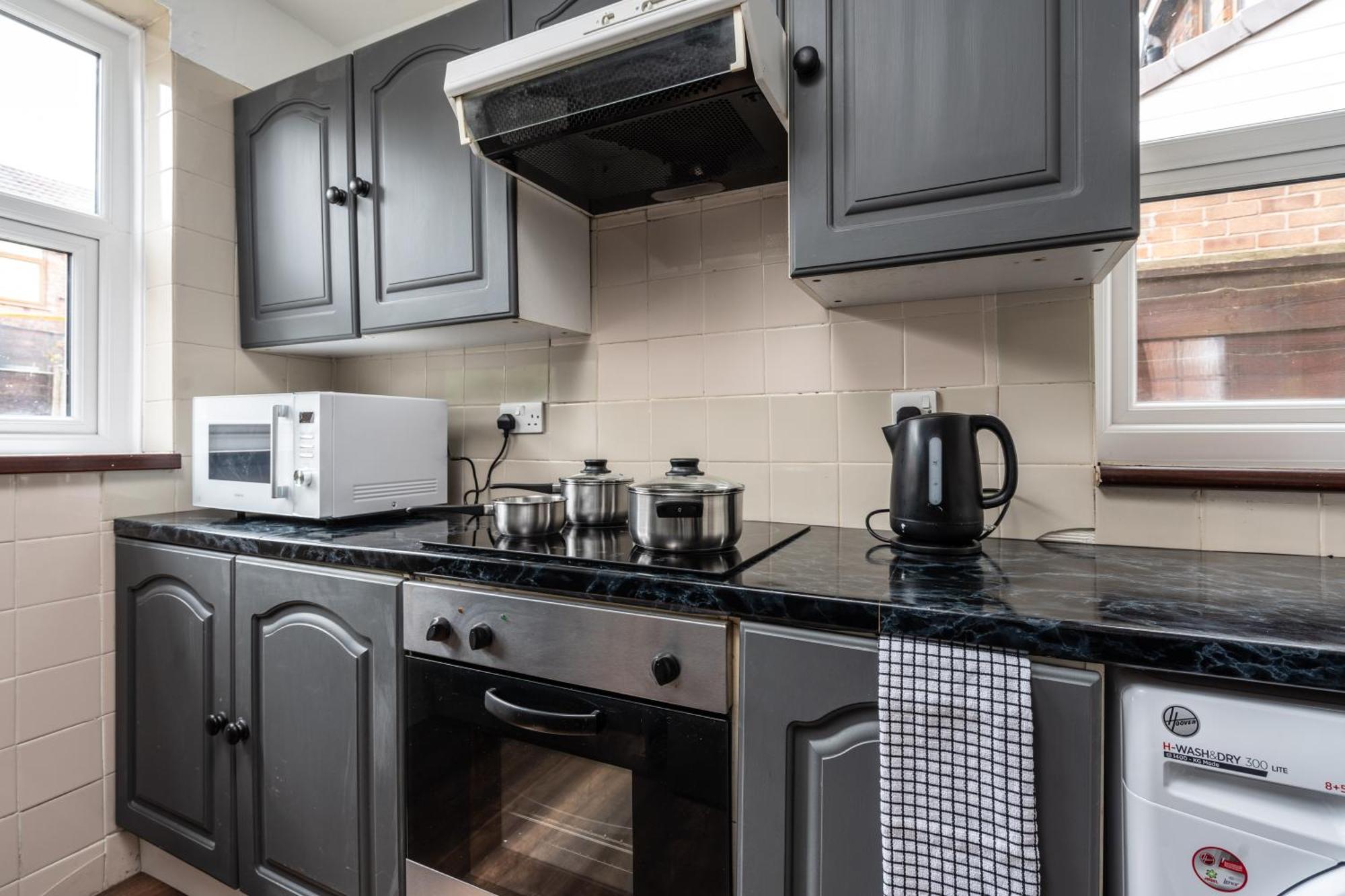 Comfy 3Br Home - Pool Table - Games - Sleeps 8 مانشستر المظهر الخارجي الصورة
